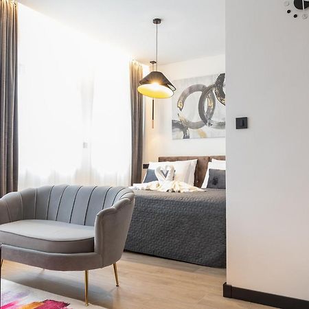 Apartmani Mozart-Centar Virovitica Buitenkant foto