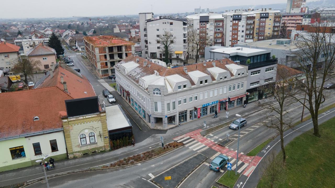 Apartmani Mozart-Centar Virovitica Buitenkant foto