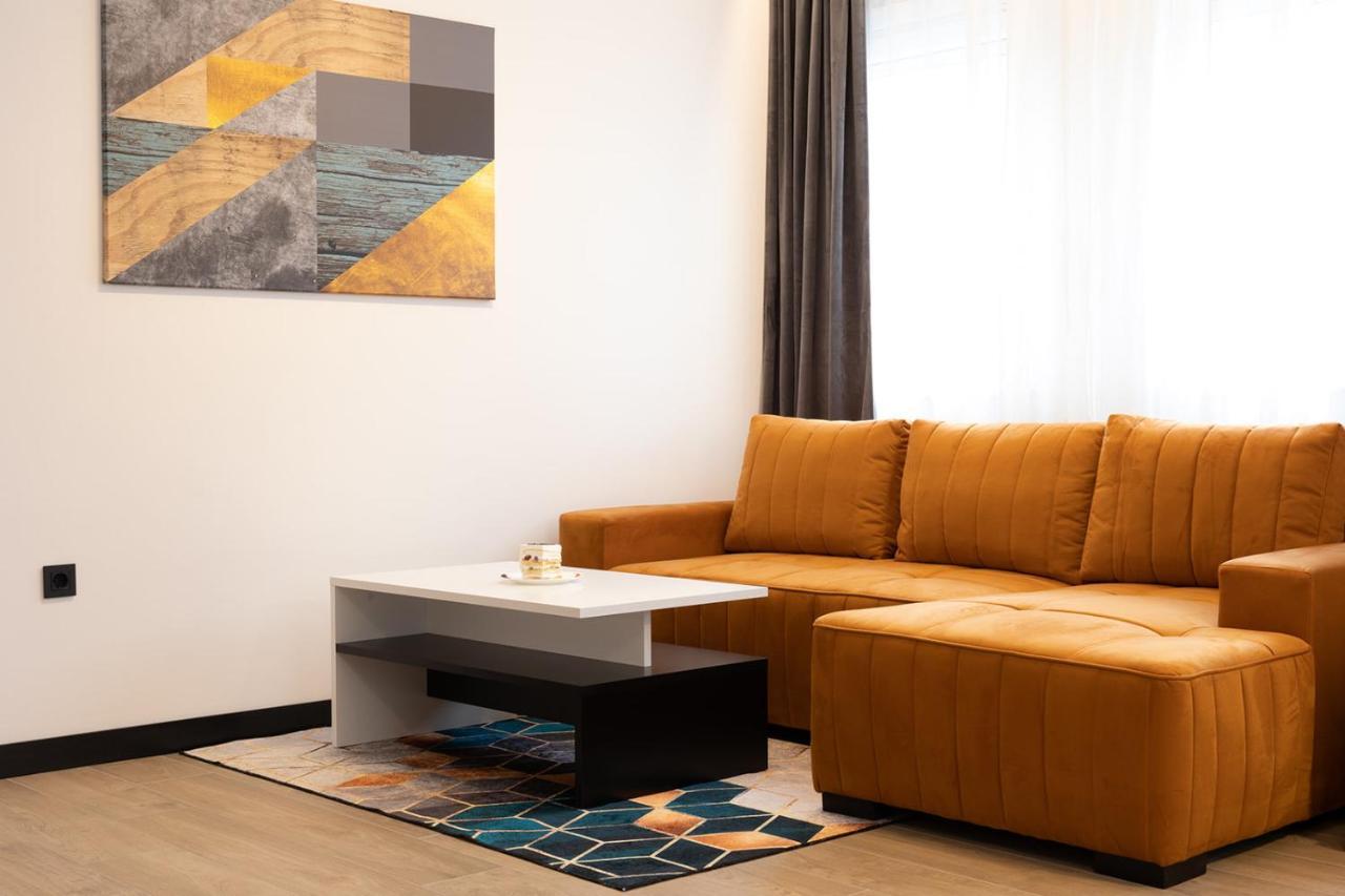 Apartmani Mozart-Centar Virovitica Buitenkant foto