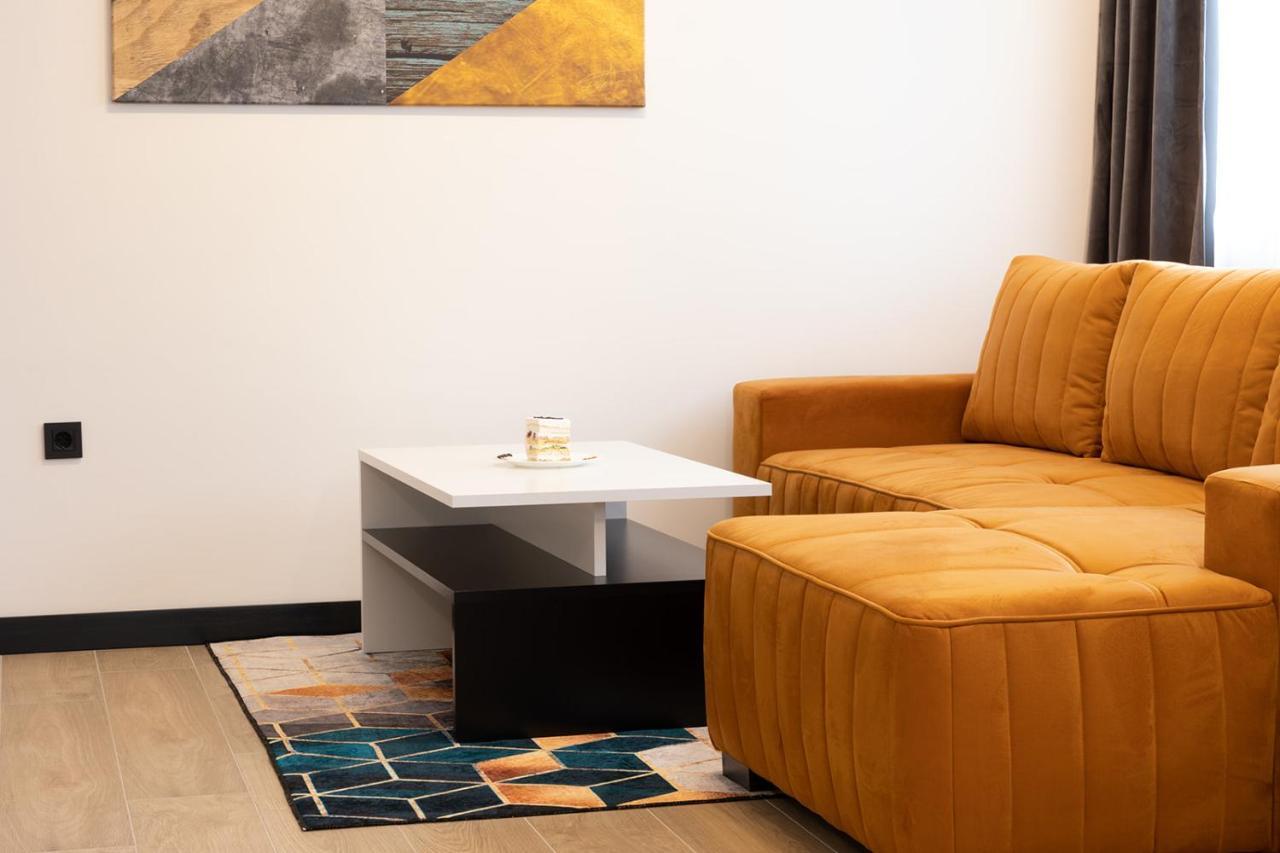 Apartmani Mozart-Centar Virovitica Buitenkant foto