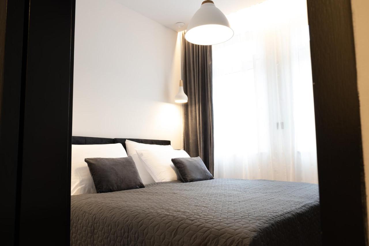 Apartmani Mozart-Centar Virovitica Buitenkant foto