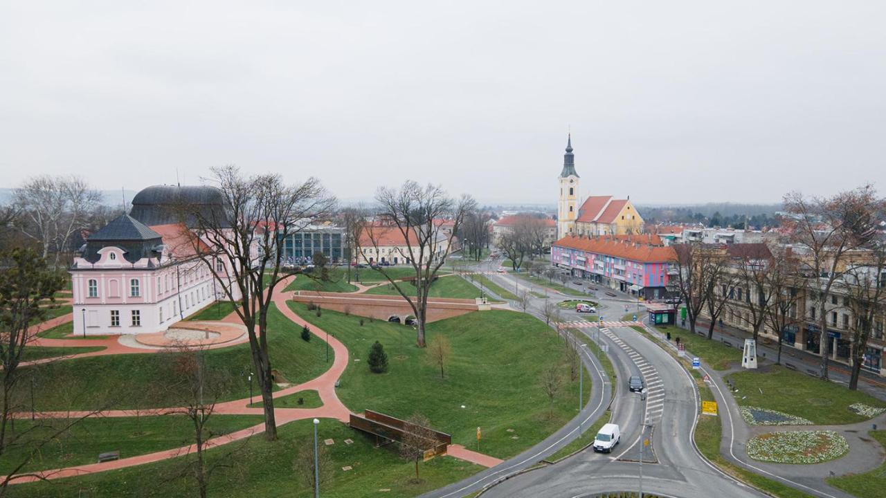 Apartmani Mozart-Centar Virovitica Buitenkant foto