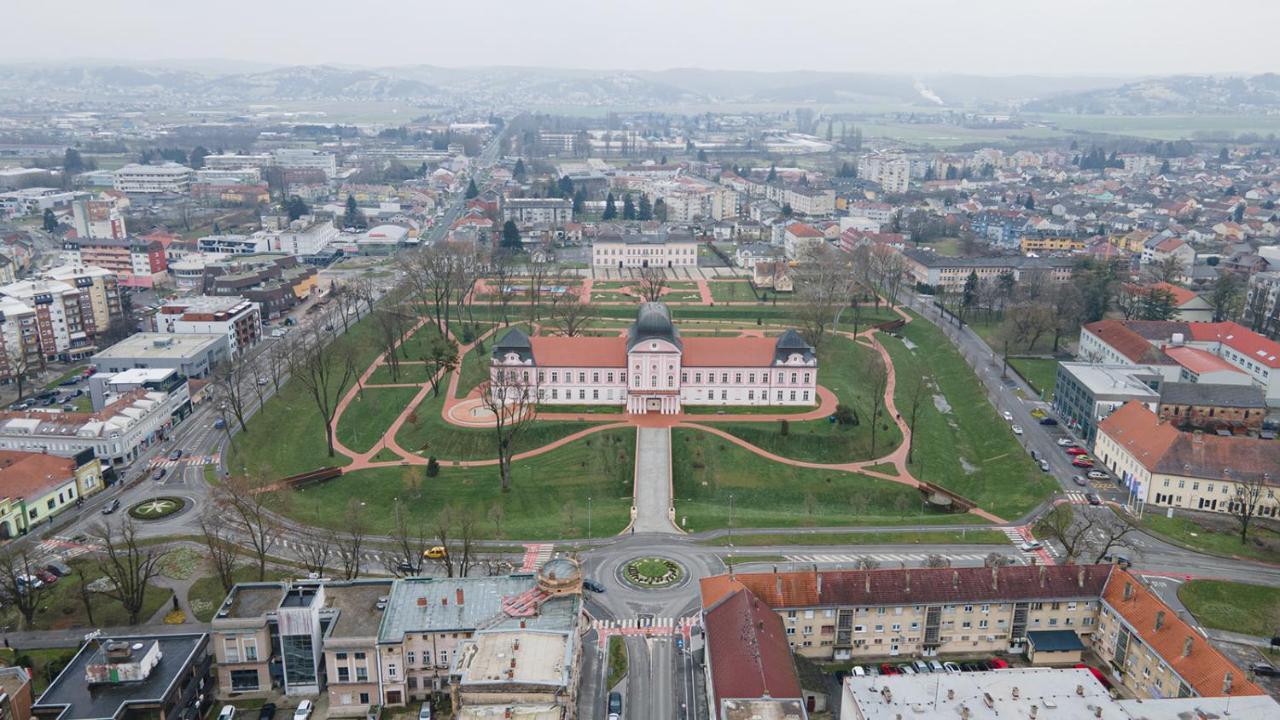 Apartmani Mozart-Centar Virovitica Buitenkant foto